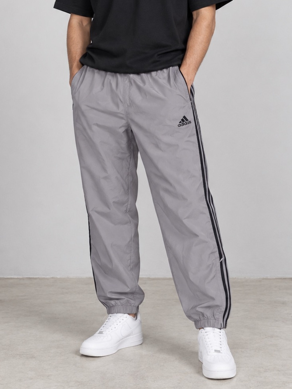 Vintage 90s/00s Adidas Grey Nylon 3-Stripe Track Pants Men’s M 14.5x29 Unisex
